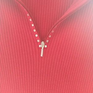 Red ribbed stretch sweater collar and half zip